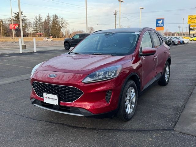 2020 Ford Escape SE w/ Panoramic Moonroof