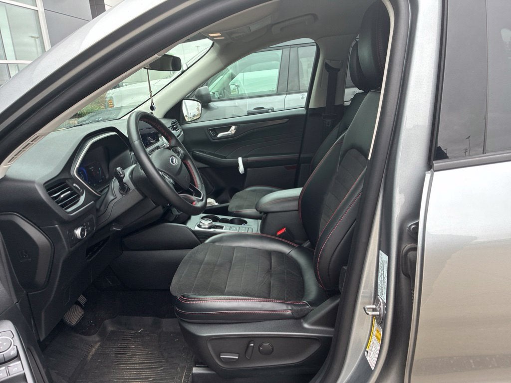 2022 Ford Escape SEL w/Adaptive Cruise + Tow Pkg