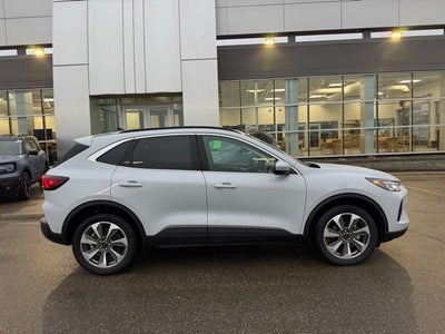 2025 Ford Escape Platinum w/ Adaptive Cruise + Heated Steering Wheel