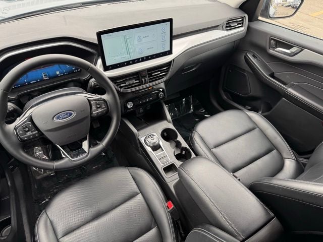 2025 Ford Escape Platinum w/ Heated Steering Wheel + Adaptive Cruise
