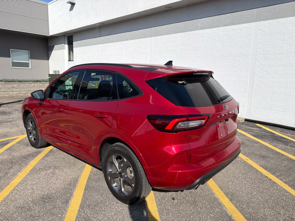 2024 Ford Escape ST-Line w/Heated Steering Wheel + Adaptive Cruise