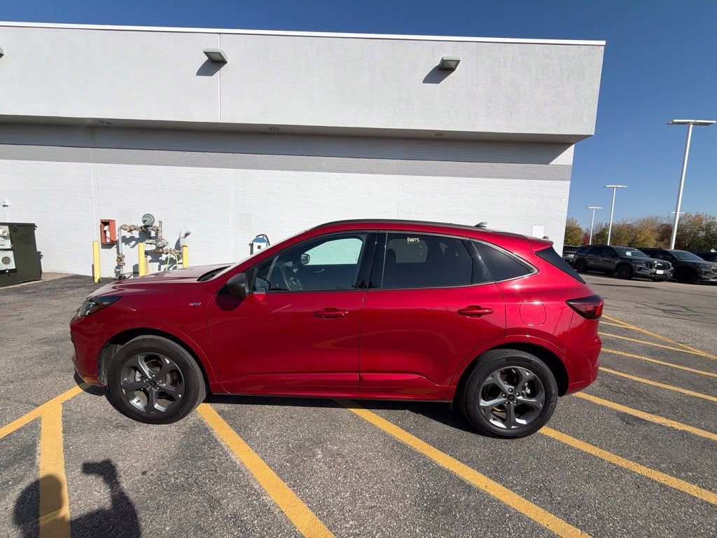 2024 Ford Escape ST-Line w/Heated Steering Wheel + Adaptive Cruise