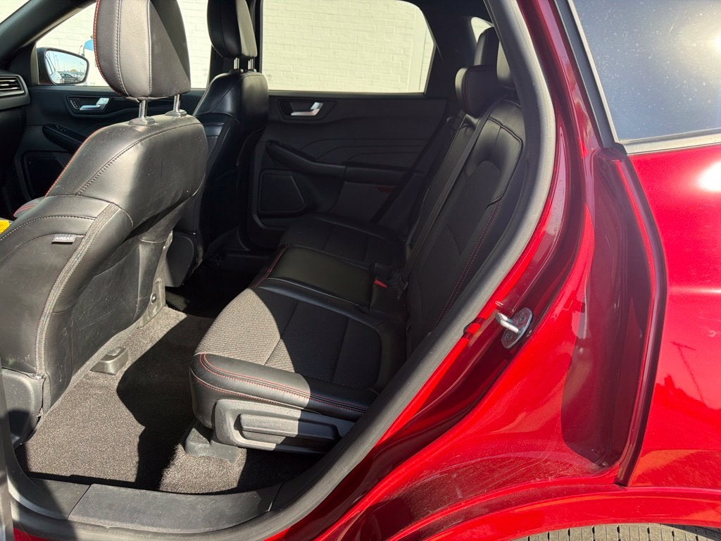 2024 Ford Escape ST-Line w/Heated Steering Wheel + Adaptive Cruise
