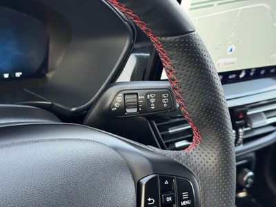 2023 Ford Escape Hybrid ST-Line Elite w/ Panoramic Moonroof + Head-Up Display