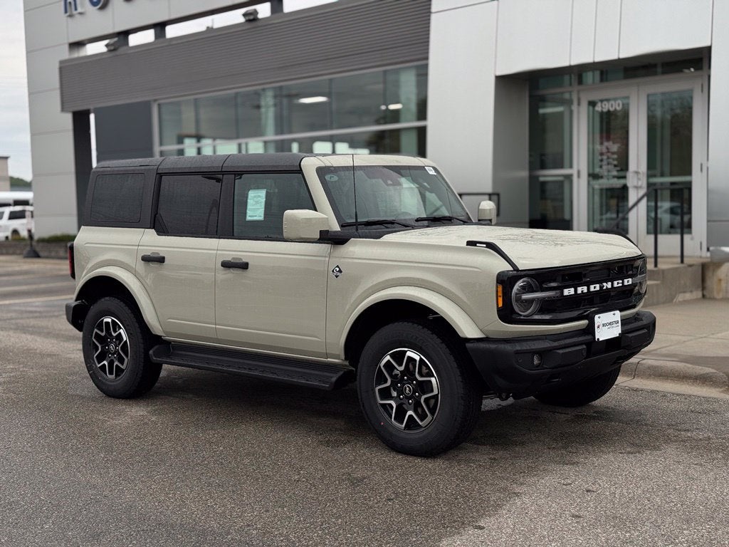 2026 Ford Bronco Outer Banks