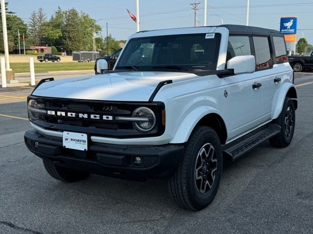 2026 Ford Bronco Outer Banks w/Sinister Bronze Pkg