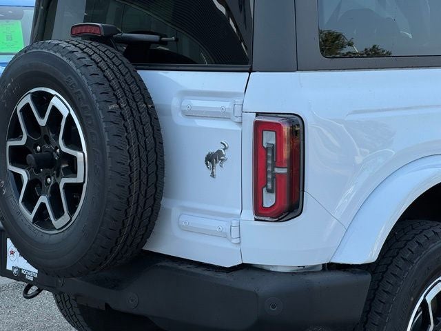 2026 Ford Bronco Outer Banks w/Sinister Bronze Pkg