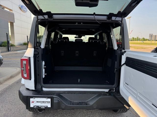 2026 Ford Bronco Outer Banks w/Sinister Bronze Pkg