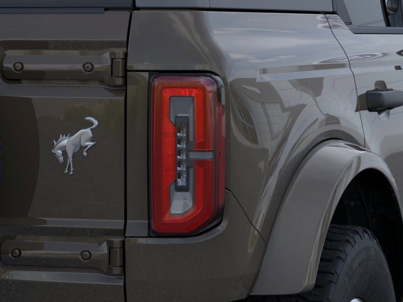 2026 Ford Bronco Outer Banks w/Heated Steering Wheel + Adaptive Cruise