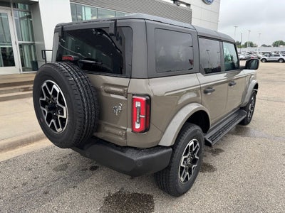 2026 Ford Bronco Outer Banks w/Heated Steering Wheel + Adaptive Cruise
