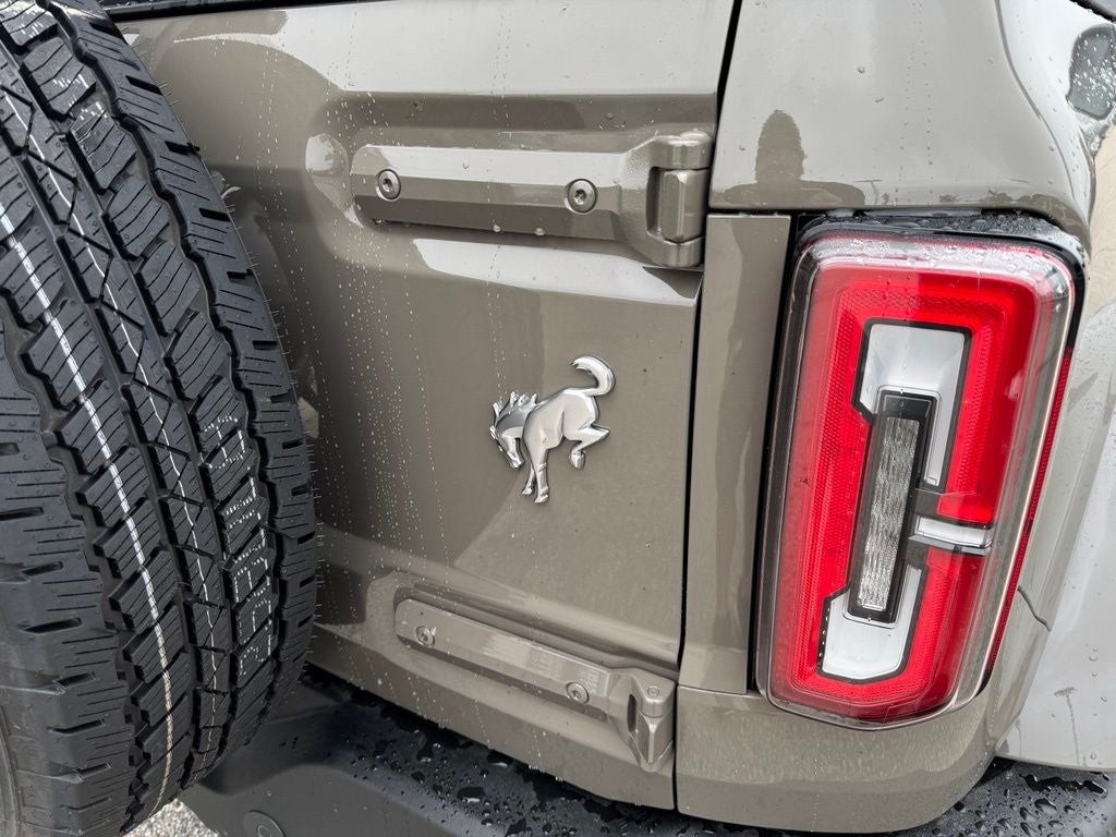 2026 Ford Bronco Outer Banks w/Heated Steering Wheel + Adaptive Cruise