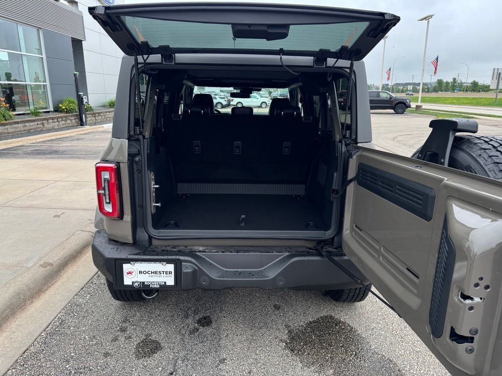 2026 Ford Bronco Outer Banks w/Heated Steering Wheel + Adaptive Cruise