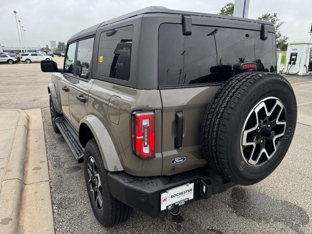 2026 Ford Bronco Outer Banks w/Heated Steering Wheel + Adaptive Cruise