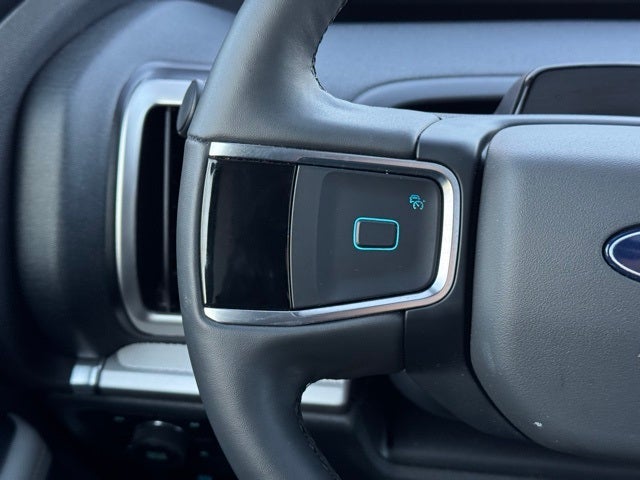 2025 Ford Expedition Max Active w/ Panoramic Moonroof + 8 Passenger Seating (2nd R