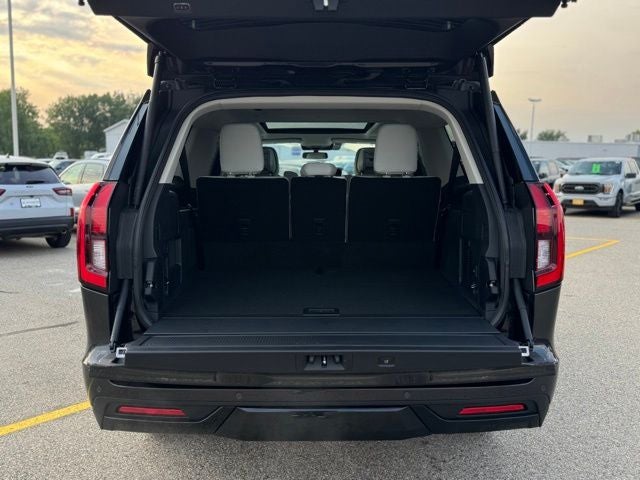 2027 Ford Expedition Max Platinum w/Ultimate Pkg + Drivers Pkg