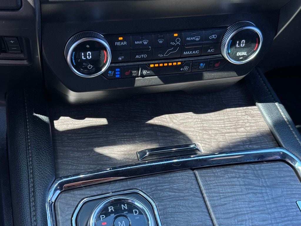 2020 Ford Expedition Max Limited w/Heavy Duty Tow Pkg