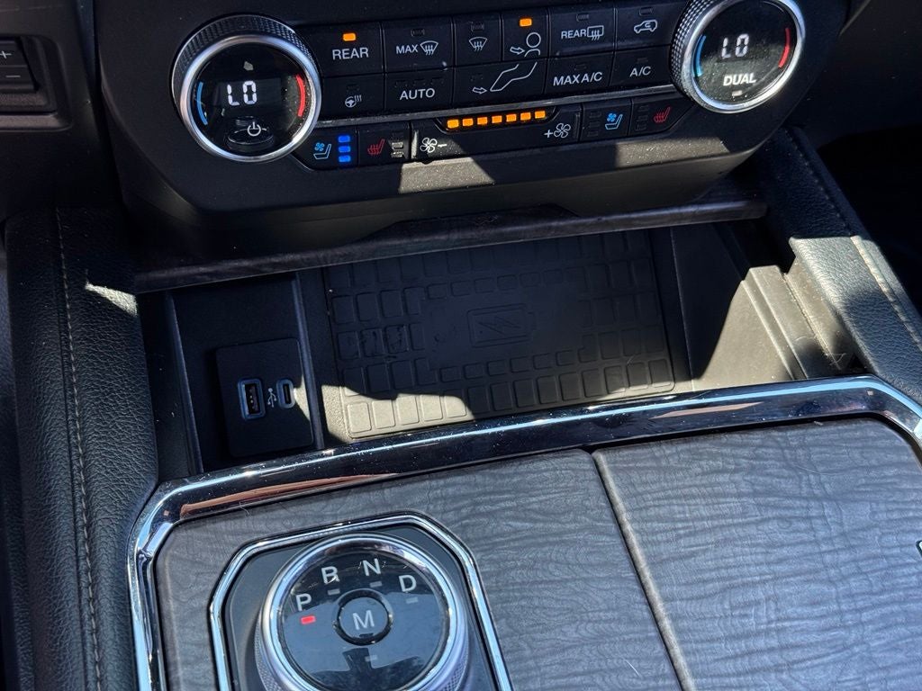 2020 Ford Expedition Max Limited w/Heavy Duty Tow Pkg