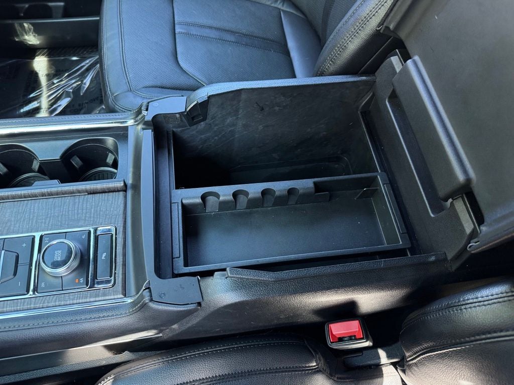 2020 Ford Expedition Max Limited w/Heavy Duty Tow Pkg