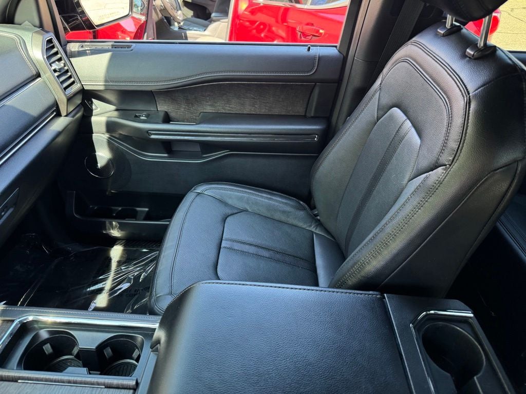 2020 Ford Expedition Max Limited w/Heavy Duty Tow Pkg
