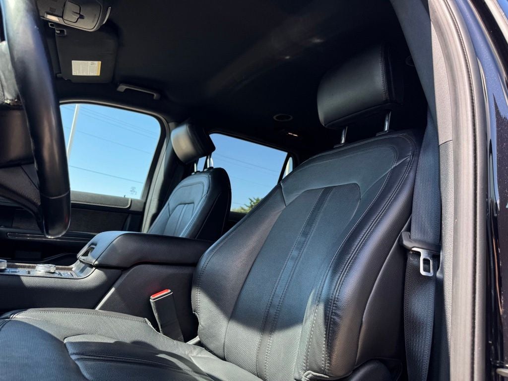 2020 Ford Expedition Max Limited w/Heavy Duty Tow Pkg