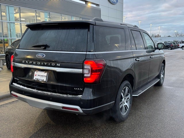 2022 Ford Expedition Max Limited w/ Panoramic Moonroof + HD Tow Package