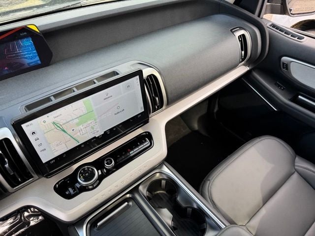 2026 Ford Expedition Active w/Panoramic Vista Roof