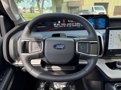 2026 Ford Expedition Active w/Panoramic Vista Roof