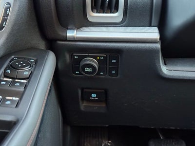 2025 Ford Expedition Active w/ Panoramic Moonroof + 2nd Row Bucket Seats