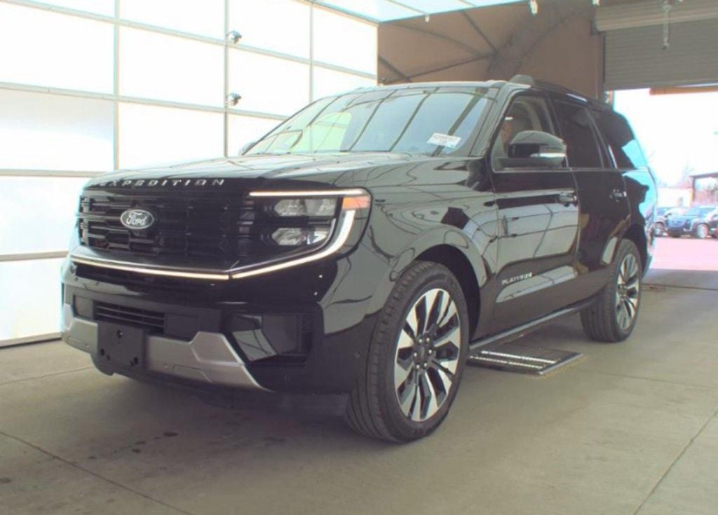 Used 2025 Ford Expedition Platinum with VIN 1FMJU1M80SEA44967 for sale in Rochester, Minnesota