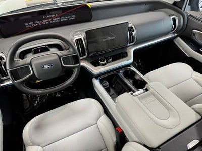2027 Ford Expedition Platinum w/30th Anniversary Pkg