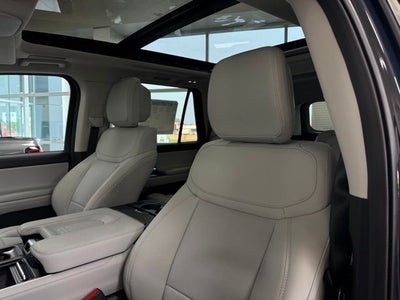2027 Ford Expedition Platinum w/30th Anniversary Pkg