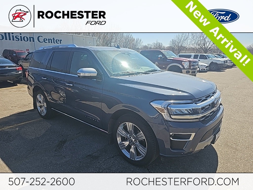 2022 Ford Expedition Platinum w/ Bluecruise + 8 Passenger Seating