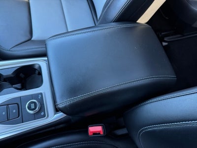 2023 Ford Explorer XLT w/ Twin Panel Moonroof + Trailer Tow Package