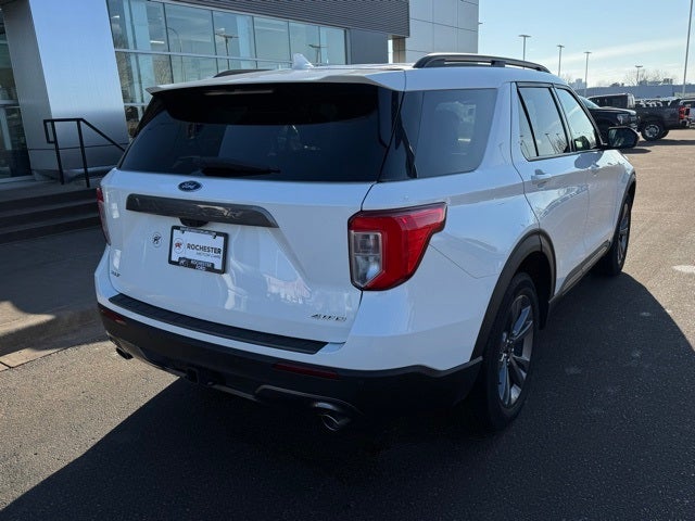2023 Ford Explorer XLT w/ Twin Panel Moonroof + Trailer Tow Package