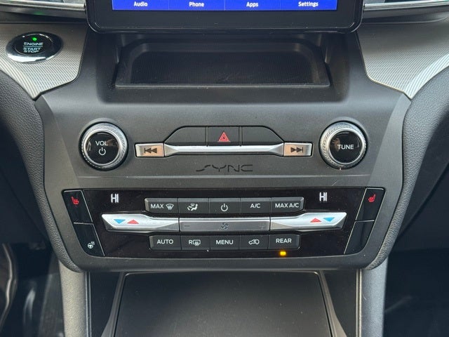 2020 Ford Explorer XLT w/ Twin Panel Moonroof + Heated Steering Wheel