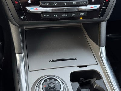 2020 Ford Explorer XLT w/ Twin Panel Moonroof + Heated Steering Wheel