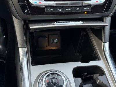 2020 Ford Explorer XLT w/ Twin Panel Moonroof + Heated Steering Wheel