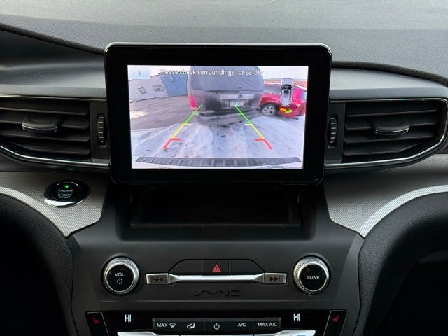 2020 Ford Explorer XLT w/ Twin Panel Moonroof + Heated Steering Wheel