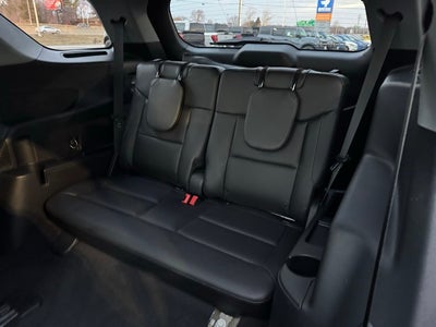 2023 Ford Explorer XLT w/ Twin Panel Moonroof + Trailer Tow Package