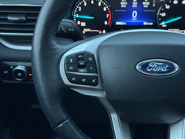 2023 Ford Explorer XLT w/ Twin Panel Moonroof + Trailer Tow Package