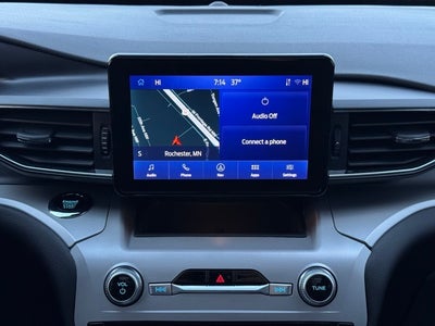 2023 Ford Explorer XLT w/ Twin Panel Moonroof + Trailer Tow Package