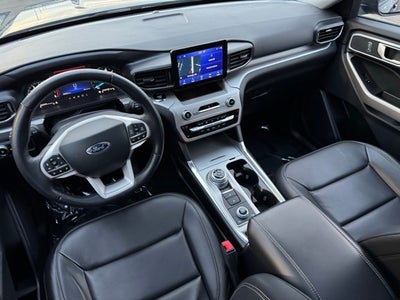 2023 Ford Explorer XLT w/ Twin Panel Moonroof + Trailer Tow Package