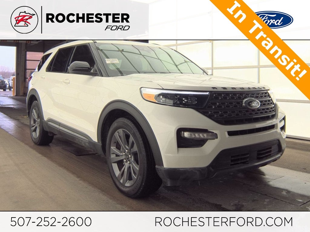 2023 Ford Explorer XLT w/ Twin Panel Moonroof + Tow Package
