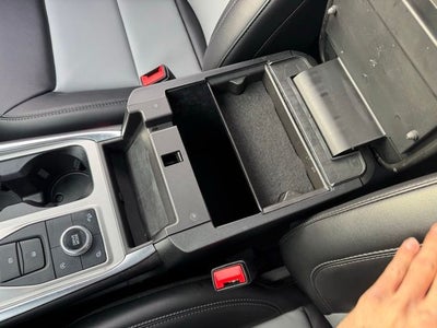 2023 Ford Explorer XLT w/ Twin Panel Moonroof + Tow Package