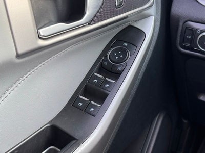 2023 Ford Explorer XLT w/ Twin Panel Moonroof + Tow Package