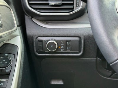 2023 Ford Explorer XLT w/ Twin Panel Moonroof + Tow Package