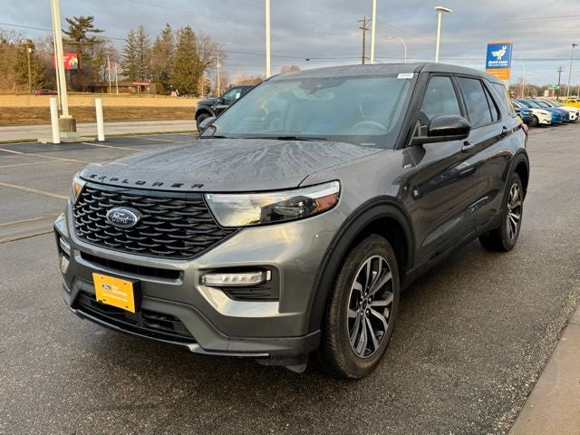2022 Ford Explorer ST-Line w/ Twin Panel Moonroof + Trailer Tow Package