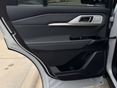 2027 Ford Explorer Active w/2nd Row Bench Seat