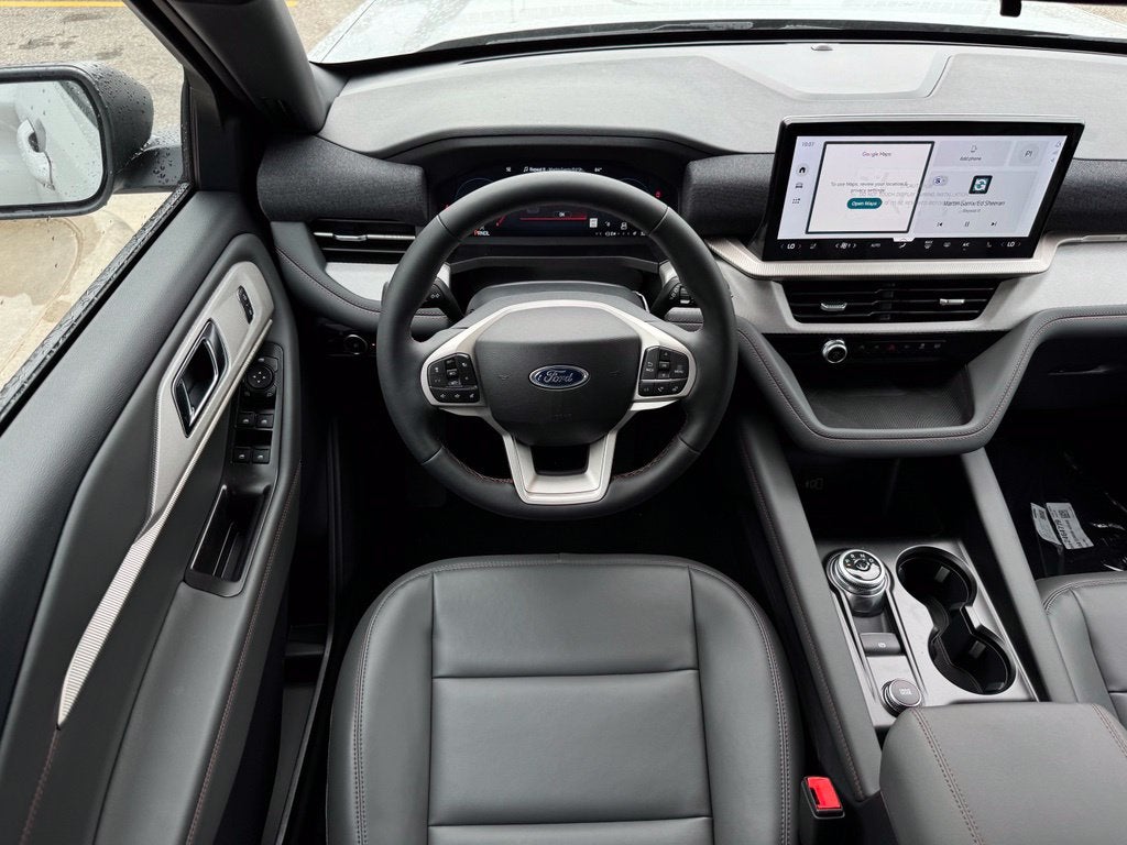 2027 Ford Explorer Active w/2nd Row Bench Seat