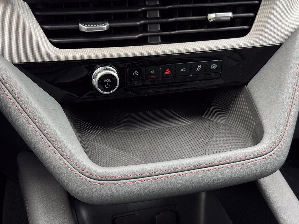 2027 Ford Explorer Active w/2nd Row Bench Seat